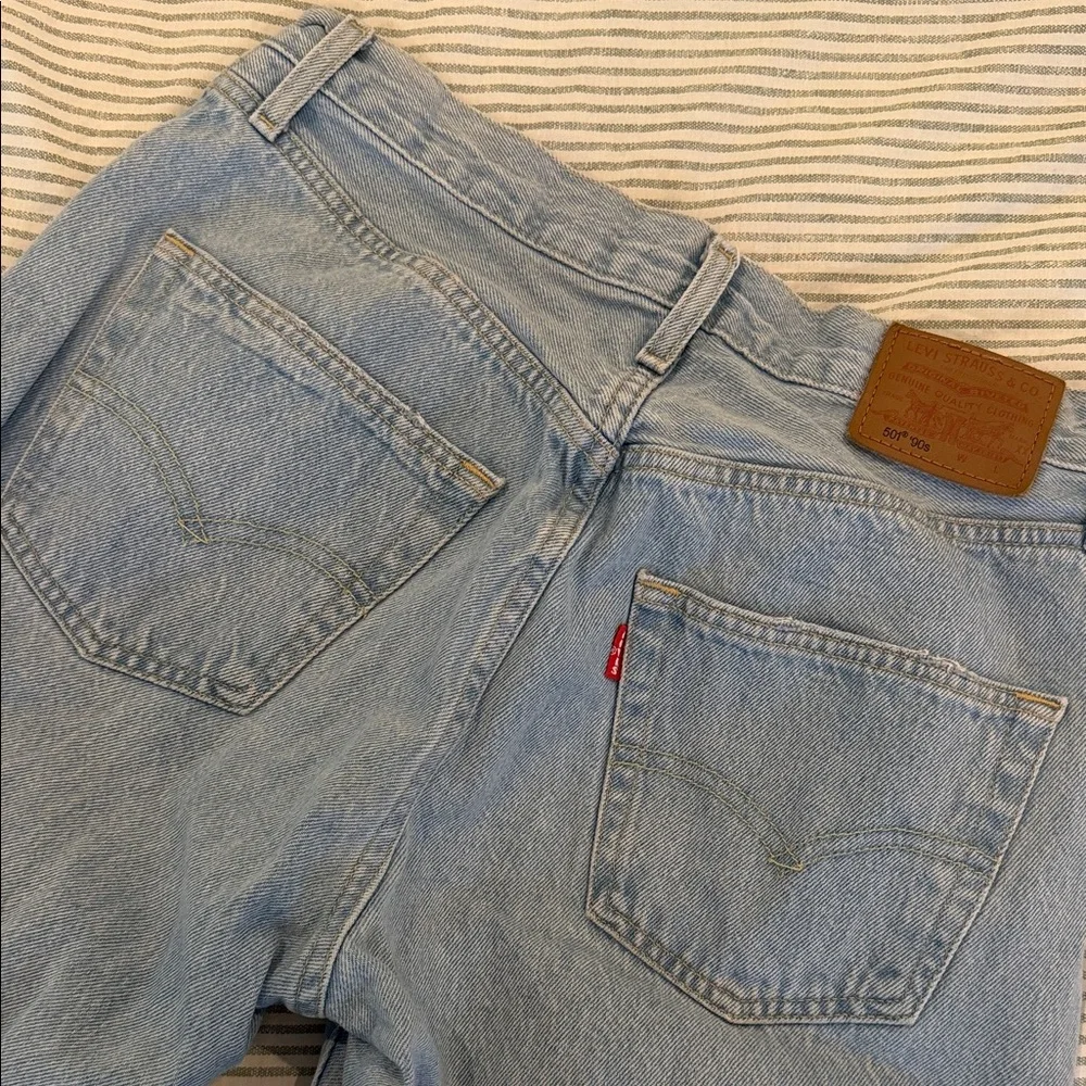 Levi’s 501 90’s light wash Relaxed Jeans